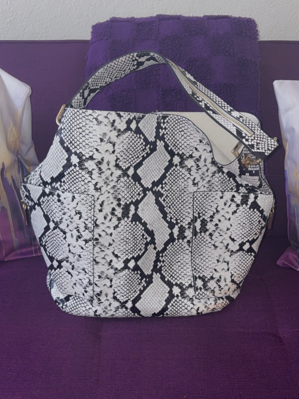 Python-Print Tote Bag in Black & White - Unbranded